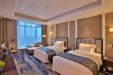 هتل Wyndham Qingdao
