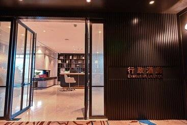 هتل Wyndham Qingdao
