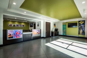 Motel 6 Canoga Park, Ca
