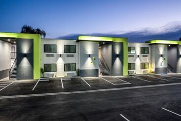 Motel 6 Canoga Park, Ca