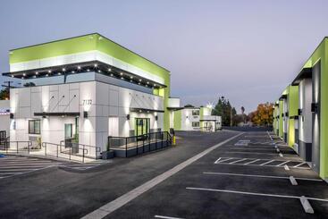 Motel 6 Canoga Park, Ca