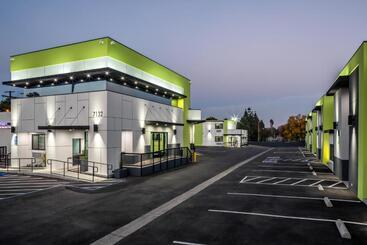 Motel 6 Canoga Park, Ca
