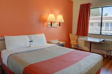 Motel 6 Salem, Or