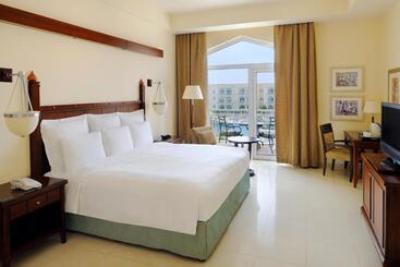 استراحتگاه Wyndham Garden Salalah Mirbat