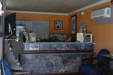 מוטל Beachwalk Inn