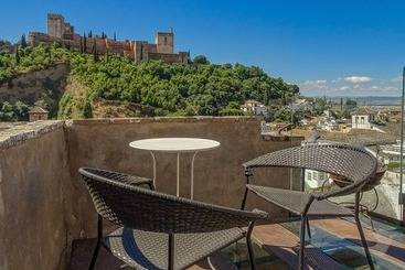 Apartamentos Alhambra
