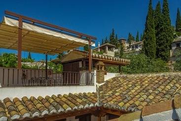 Apartamentos Alhambra