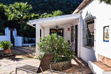 Casas Rurales Los Algarrobales