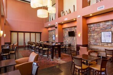 Hampton Inn & Suites Mission