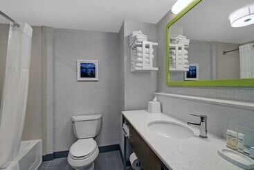Hampton Inn & Suites Syracuse Dewitt