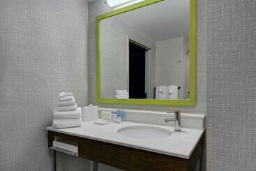 Hampton Inn & Suites Syracuse Dewitt