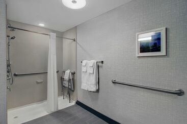 Hampton Inn & Suites Syracuse Dewitt