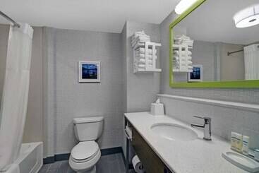 Hampton Inn & Suites Syracuse Dewitt
