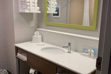 Hampton Inn & Suites Syracuse Dewitt