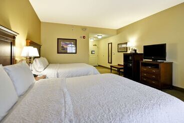Hampton Inn & Suites North Charlestonuniversity Blvd