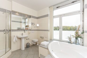 هتل Am Rhein