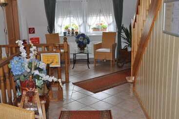 בית מלון כפרי & Restaurant Bei Hölzchen