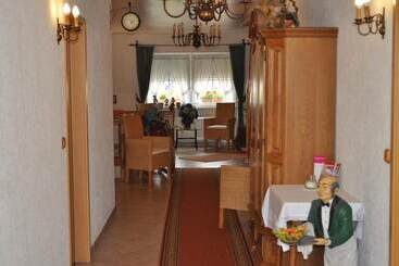 בית מלון כפרי & Restaurant Bei Hölzchen
