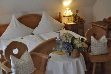 בית מלון כפרי & Restaurant Bei Hölzchen