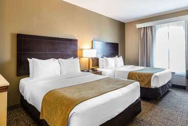 هتل Comfort Suites North