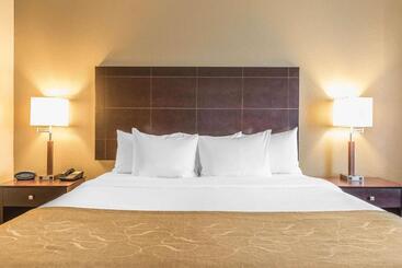 هتل Comfort Suites North