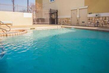 هتل Comfort Suites West Dallas Cockrell Hill