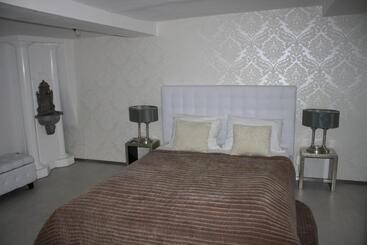 Otel Elements