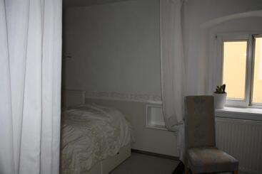 Otel Elements