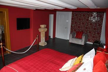 Otel Elements