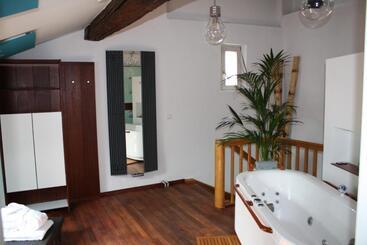 Otel Elements