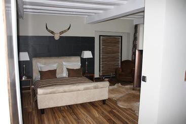 Otel Elements