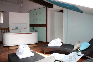 Otel Elements