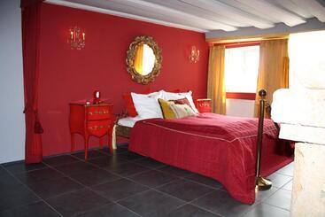 Otel Elements