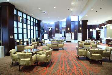 هتل Embassy Suites By Hilton Savannah Airport