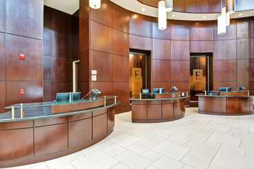 هتل Embassy Suites By Hilton Savannah Airport