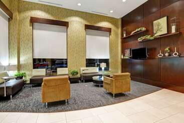 هتل Embassy Suites By Hilton Savannah Airport