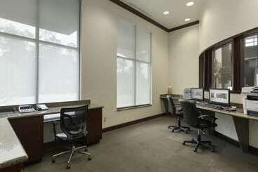 فندق Embassy Suites By Hilton Savannah Airport
