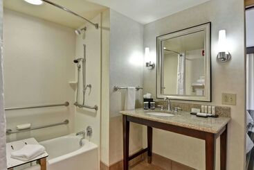 فندق Embassy Suites By Hilton Savannah Airport