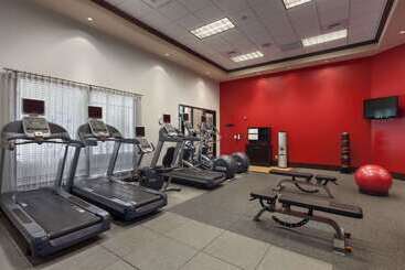 هتل Embassy Suites By Hilton Savannah Airport