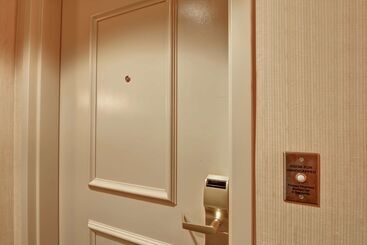 هتل Embassy Suites By Hilton Savannah Airport