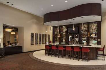 هتل Embassy Suites By Hilton Savannah Airport