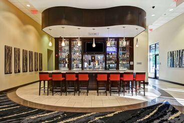 هتل Embassy Suites By Hilton Savannah Airport