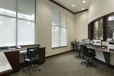 هتل Embassy Suites By Hilton Savannah Airport