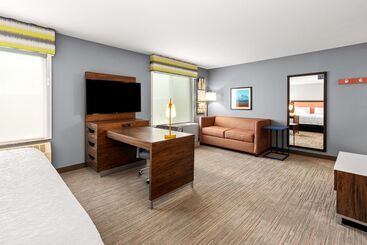هتل Hampton Inn & Suites Fairbanks