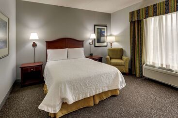 هتل Hampton Inn & Suites Indianapolis Airport
