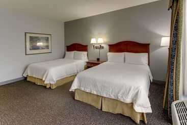 هتل Hampton Inn & Suites Indianapolis Airport