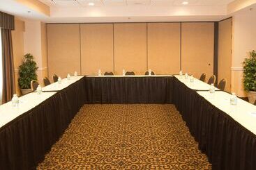 هتل Hampton Inn Suites Jacksonville Airport