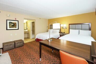 هتل Hampton Inn Suites Jacksonville Airport