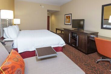 هتل Hampton Inn Suites Jacksonville Airport