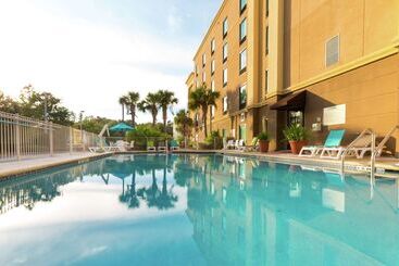 هتل Hampton Inn Suites Jacksonville Airport